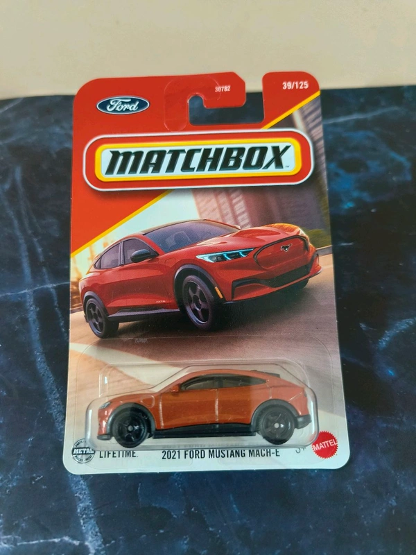 MATCHBOX | 2021 FORD MUSTANG MACH-E | FORD | 39/125
