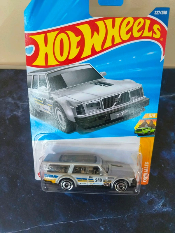 Hot Wheels VOLVO 240 DRIFT WAGON | Wagons | White | 3/5 | 227/250