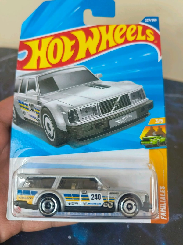 Hot Wheels VOLVO 240 DRIFT WAGON | Wagons | White | 3/5 | 227/250
