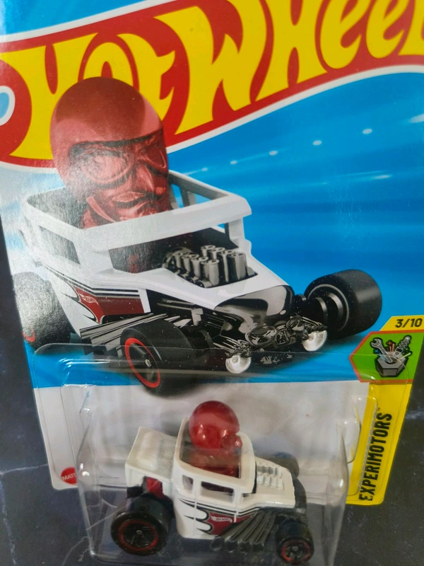 Hot Wheels SKULL SHAKER | Experimotors | White | 3/10 | 118/250