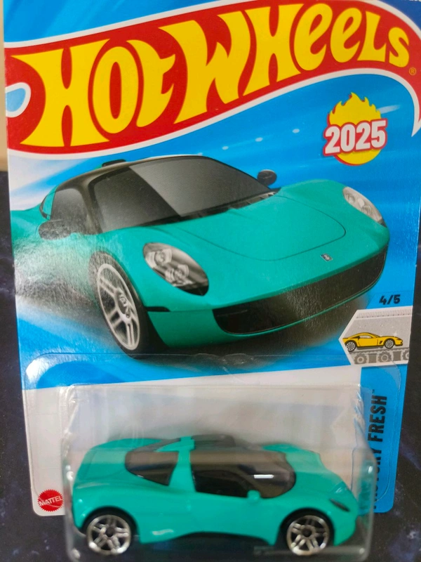 Hot Wheels GORDON MURRAY AUTOMOTIVE T.33 | Factory Fresh | Light Blue | 4/5 | 90/250
