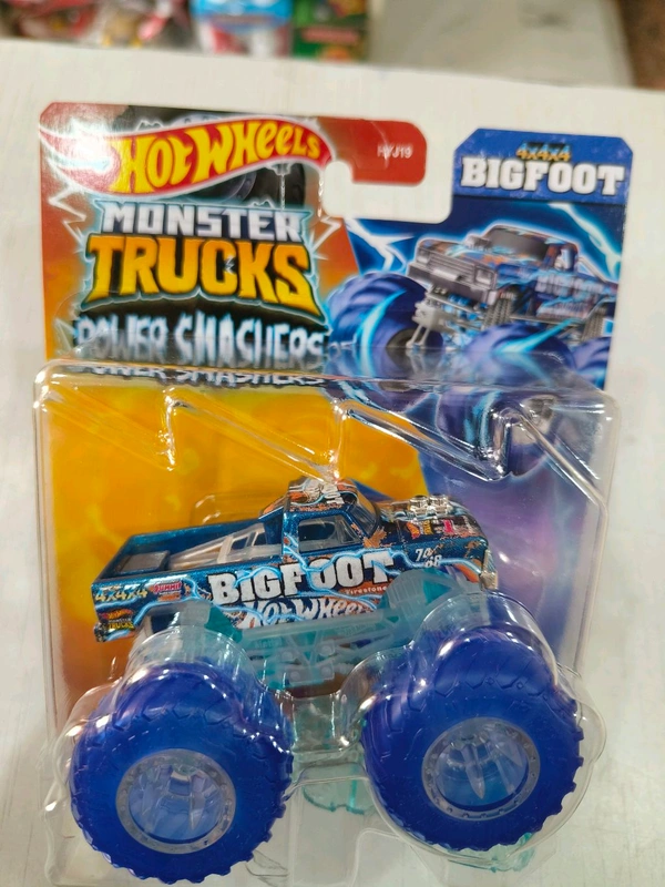 BIGFOOT 4x4x4 | POWER SMASHERS | HOT WHEELS MONSTER TRUCKS 1:64 SCALE | HYJ19