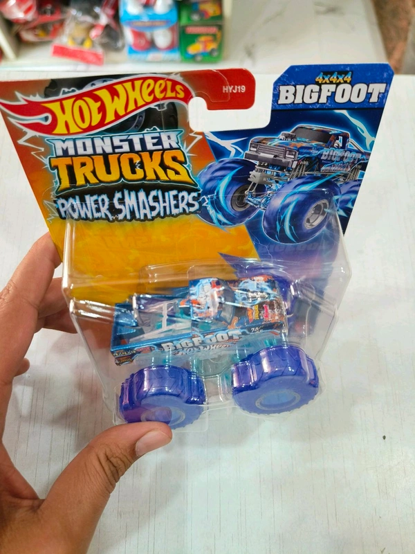BIGFOOT 4x4x4 | POWER SMASHERS | HOT WHEELS MONSTER TRUCKS 1:64 SCALE | HYJ19
