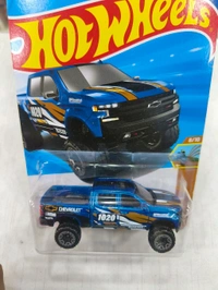 HOT WHEELS Hotwheels | ‘19 CHEVY SILVERADO TRAIL BOSS LT | HW DIRT | Dark Blue | IMPORTED | H CASE | 152/250