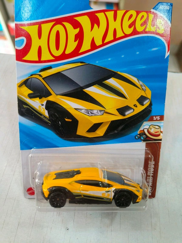 Hot Wheels LAMBORGHINI HURACAN STERRATO| Safari Mode |Yellow | 41/250