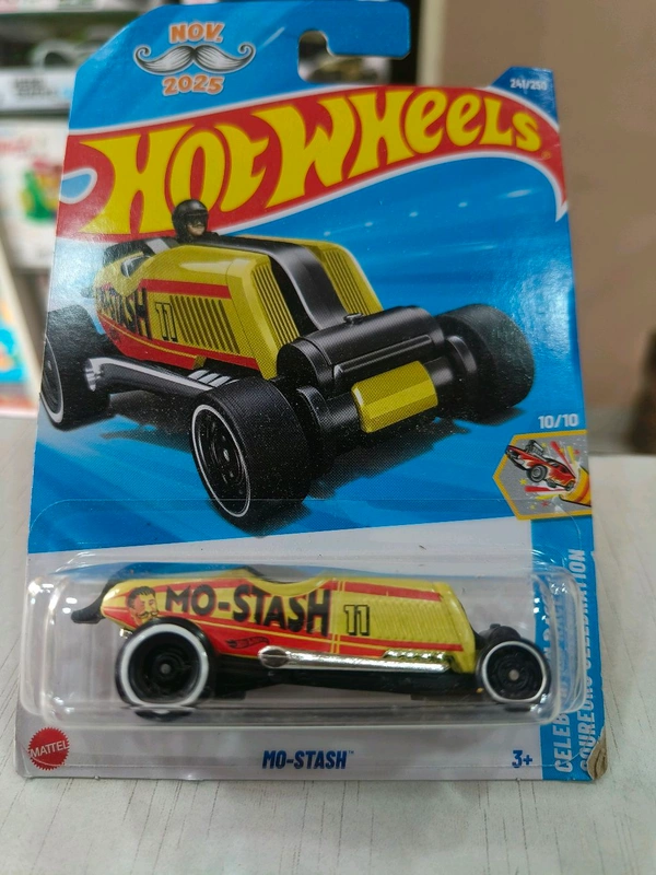 Hot Wheels MO-STASH | HW Celebration Racers | Pale Yellow | 241/250