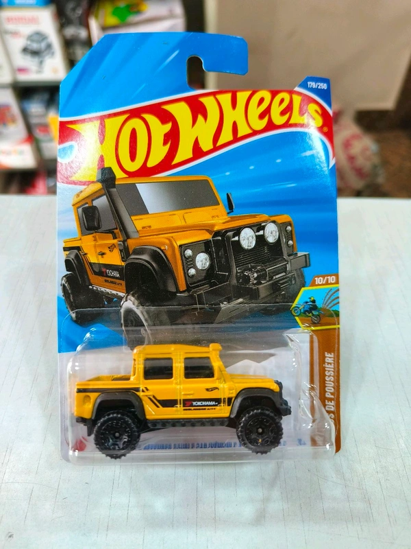 Hot Wheels 15 Land Rover Defender Double Cab | HW Dirt | Yellow | 179/250