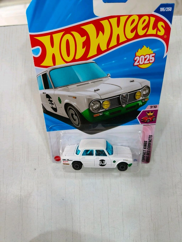 Hot Wheels Alfa Romeo Giulia TI Super | Compact Kings |  White | 195/250