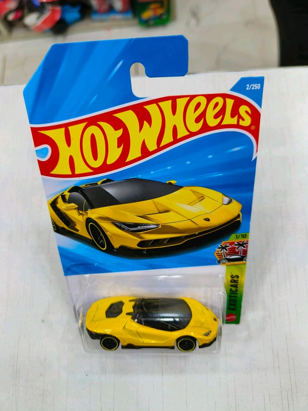 Hot Wheels 16 Lamborghini Centenario Roadster | Exoticars | Metalflake Yellow |2/250