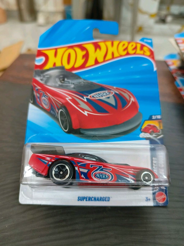 Supercharged | Drag Racers | Red | 77/250