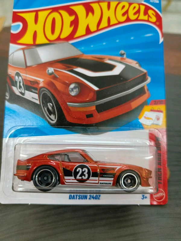 Datsun 240z | Then and Now | Orange | 72/250