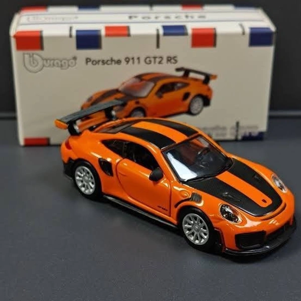 Burago | PORSCHE 911 GT2 RS | ORANGE | Scale 1:64