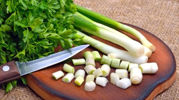 Spring Onion ( Hari Pyaz )