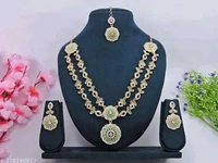 Two Layer Classic Rose Gold FinishPartywear Jewellery SetName: Two Layer Classic Rose Gold FinishPartywear Jewellery SetBase Metal: AlloyPlating: Rose Gold PlatedStone Type: Cubic Zirconia/American DiamondSizing: AdjustableType: Necklace Earrings MaangtikaNet Quantity (N): 1Two Layer Classic Rose Gold FinishPartywear Jewellery SetCountry of Origin: India