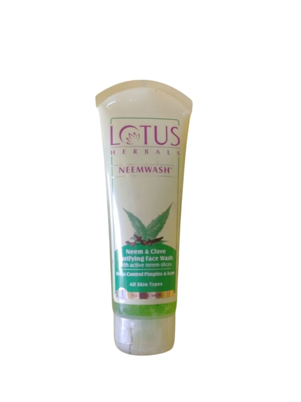 Lotus Herbals Neemwash Neem & Clove Purifying Face Wash 