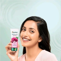 Himalaya Natural Glow Rose Face Wash (100ml)
