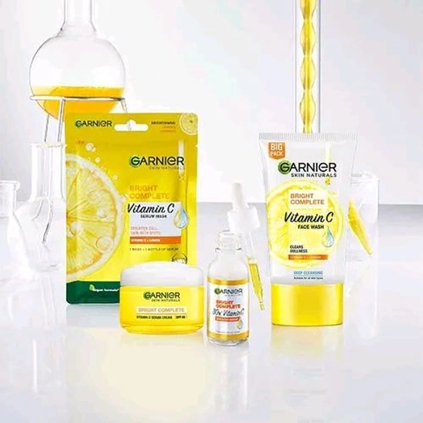 Garnier Bright Complete Vitamin C Facewash - 100g