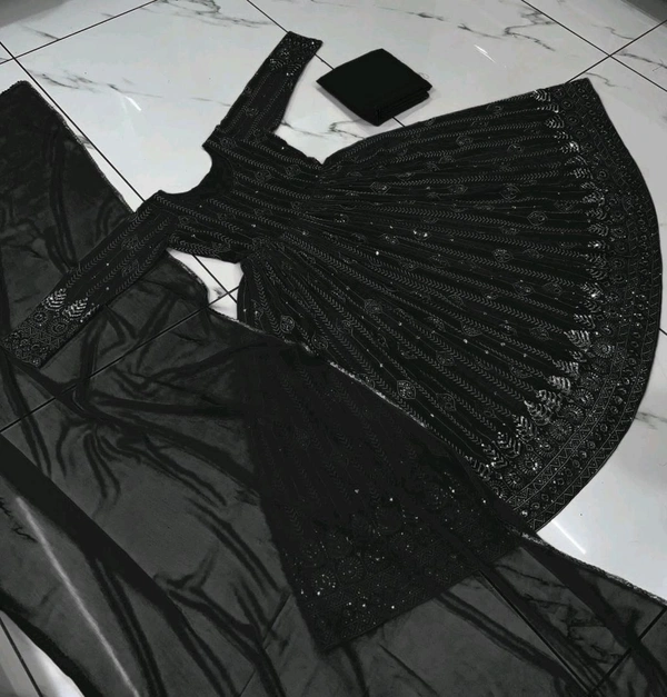 Anarkali Suit Heavy Fox Latest - M