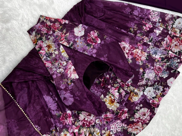 Tha Colorfull Light Weight Anarkali - S