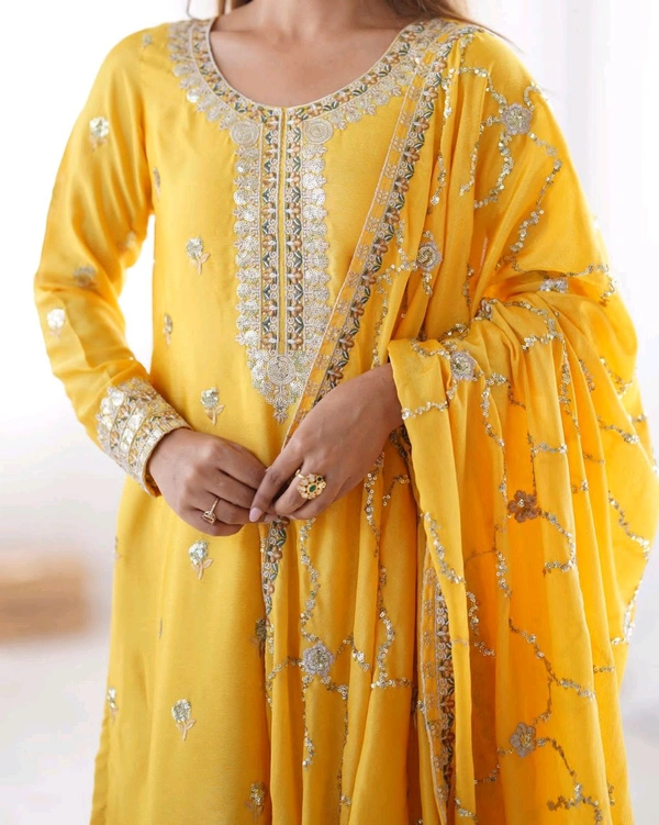 Chinon Silk Suit 3xl Size - Xl