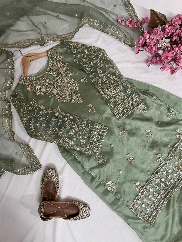 β€οΈπ*ENHANCE THE BEAUTY OF YOUR WARDROBE WITH THIS NEWLY LAUNCHED KURTI-PLAZZO SET*πβ€οΈ - L