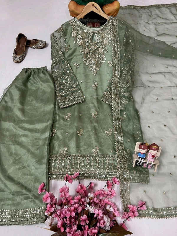 β€οΈπ*ENHANCE THE BEAUTY OF YOUR WARDROBE WITH THIS NEWLY LAUNCHED KURTI-PLAZZO SET*πβ€οΈ - Xl