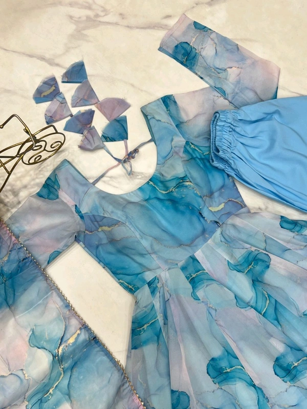 *This Colourfull Lightweight & Fresh Look Outfit Is Perfect For Upcoming Festivities And - M 38