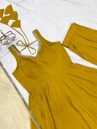 *This colourfull & fresh Haldi Mehendi Special - Xs