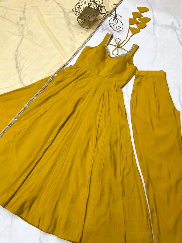 *This colourfull & fresh Haldi Mehendi Special - L