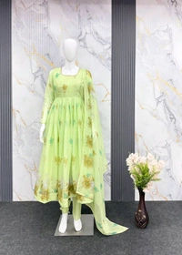 "*This Colourfull Lightweight & Fresh Look Outfit Is Perfect For Upcoming Festivities And - L-40