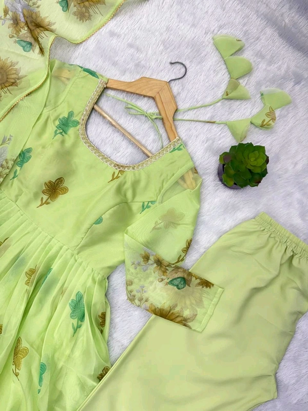 "*This Colourfull Lightweight & Fresh Look Outfit Is Perfect For Upcoming Festivities And - L-40