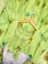 "*This Colourfull Lightweight & Fresh Look Outfit Is Perfect For Upcoming Festivities And - L-40