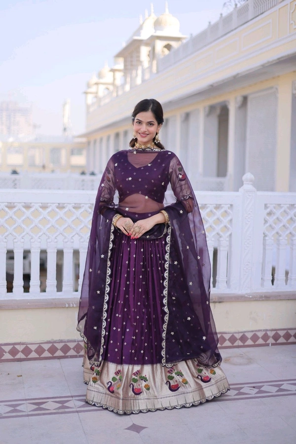*LEHENGA CHOLI DUPATTA SET*