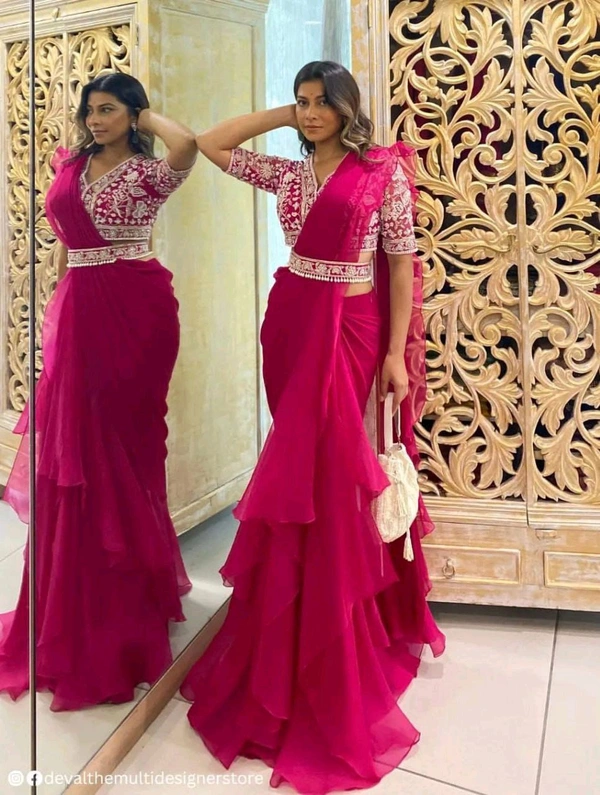 *NEW DESIGNER PARTY WEAR LAHENGA SAREE WITH STICH BLOUSE WITH EMBROIDERY WORK*