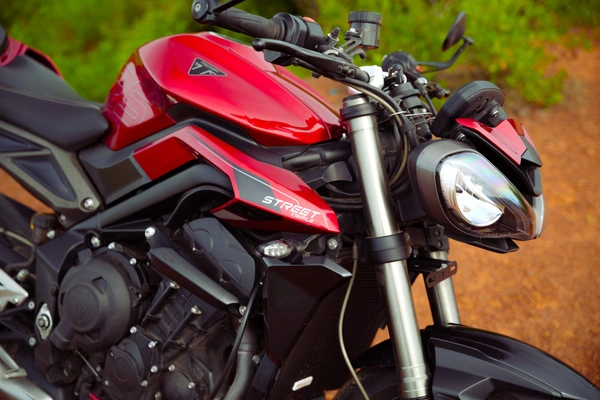 RKTECH Swing Arm Spools For TRIUMPH STREET TRIPLE 765RS