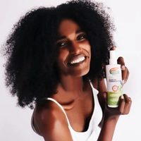 Palmer's Olive Oil With Vitamin E Shine Therapy Leave-In Conditioner- 250ml (2513)