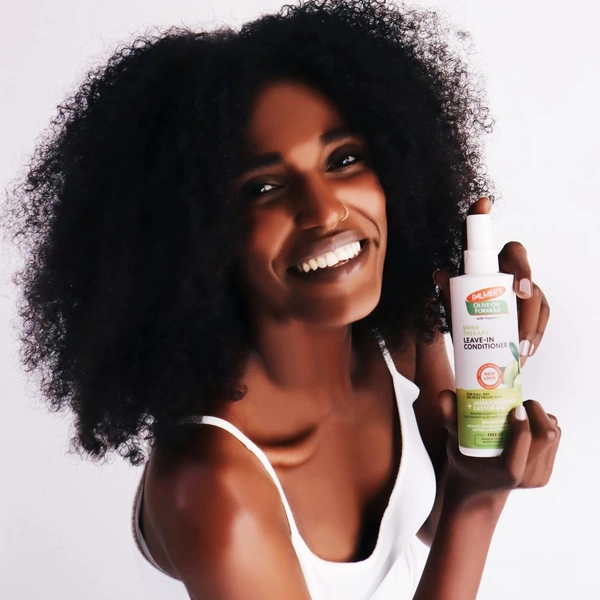 Palmer's Olive Oil With Vitamin E Shine Therapy Leave-In Conditioner- 250ml (2513)