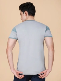 PERFORMANCE PANELLED HALF SLEEVE  T-SHIRT - XL, GREY