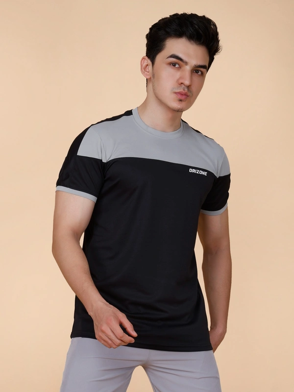 PERFORMANCE PANELLED HALF SLEEVE  T-SHIRT - L, BLACK