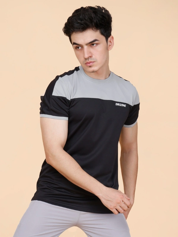 PERFORMANCE PANELLED HALF SLEEVE  T-SHIRT - L, BLACK