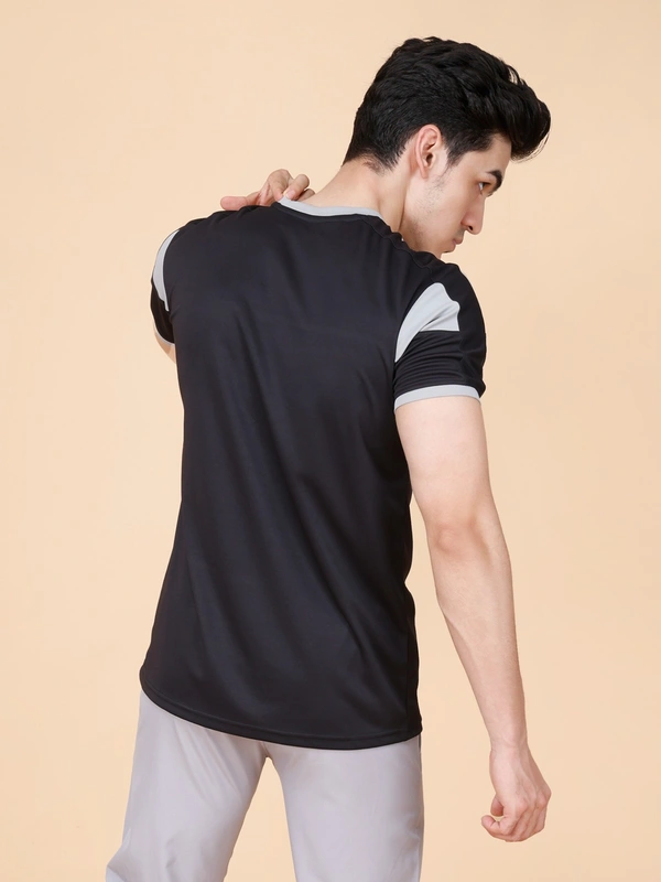 PERFORMANCE PANELLED HALF SLEEVE  T-SHIRT - L, BLACK