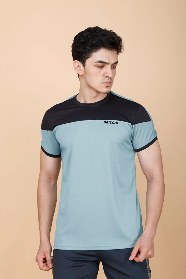 PERFORMANCE PANELLED HALF SLEEVE  T-SHIRT - L, PISTA
