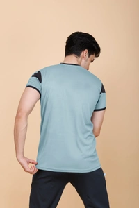 PERFORMANCE PANELLED HALF SLEEVE  T-SHIRT - L, PISTA