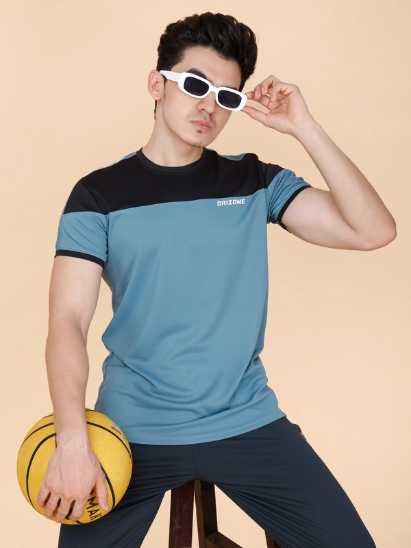 PERFORMANCE PANELLED HALF SLEEVE  T-SHIRT - L, TEAL GREEN