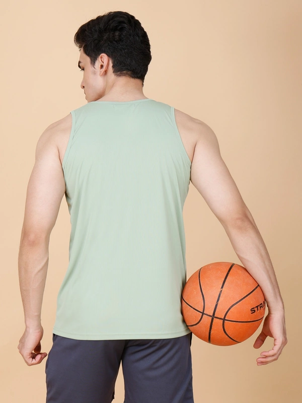 ESSENTIAL GYM TANK TOP/SANDO - M, PISTA