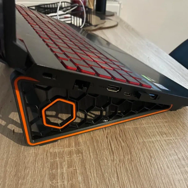 Laptop stand for desktop