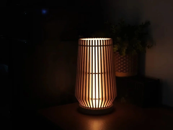 Slatted Line Lamp