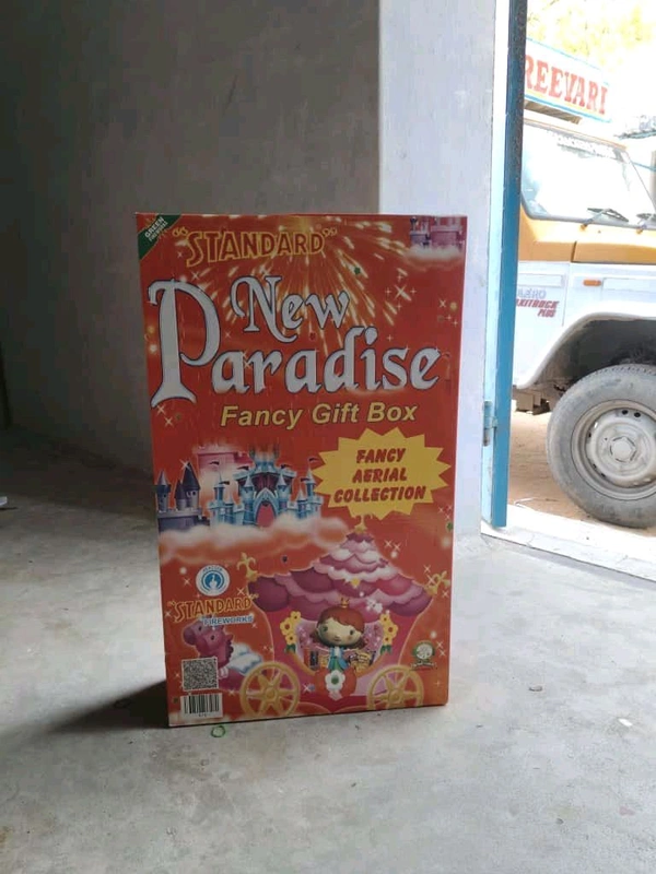 Standard Fireworks New Paradise - 27 Items