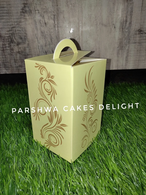 HANDLE CHOCOLATE BOX  DESIGN 1 - 7(L)*11.5(H)*5(B)CM, CREAM 10PCS