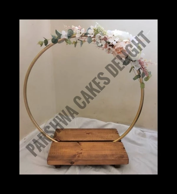 Round hoop cake stand with square base - BASE SIZE 10*12 16" D